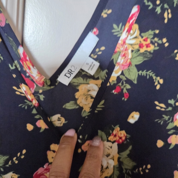 Floral V-Neck Women's Top - Picture 2 of 7